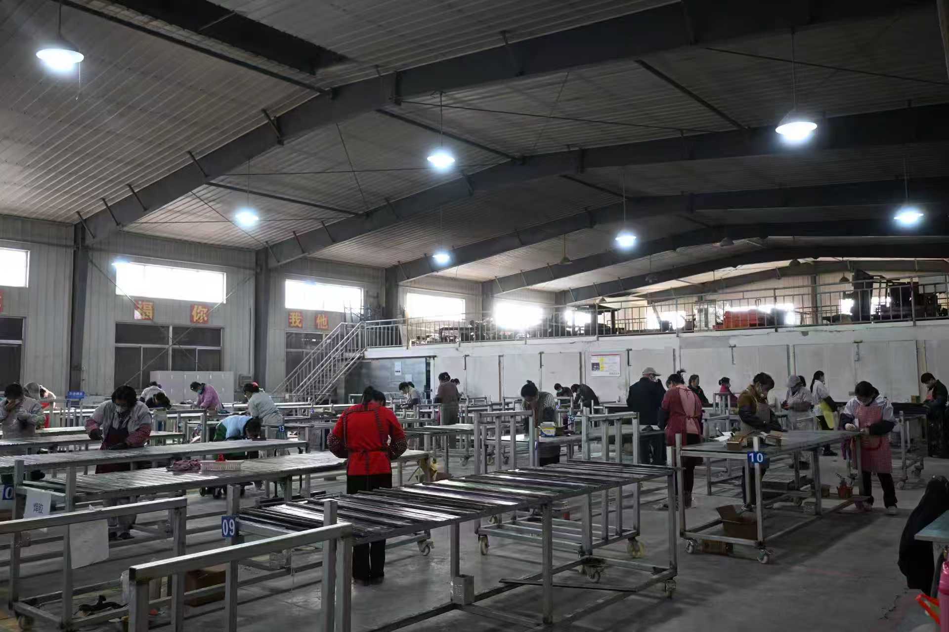 Nanjing Spare Production Line Busy with Rush Work, Employees United and Eager for Cooperation